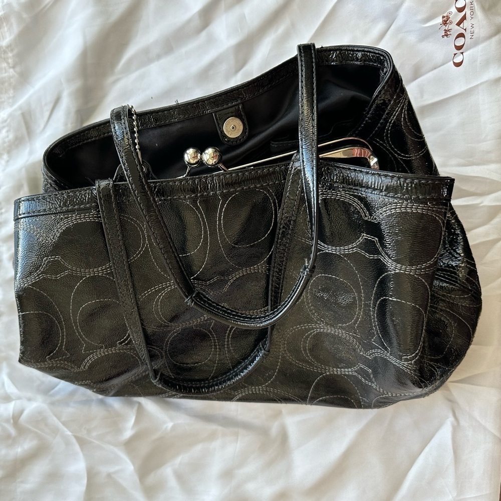 Coach Black Patent Leather Logo Kiss Lock Carryall Purse Bag Stitched C - Picture 2 of 8